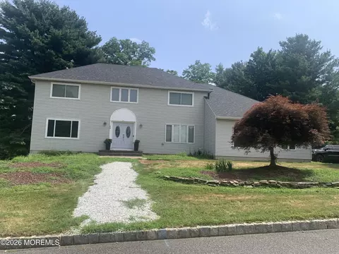38 Knob Hill Rd, Morganville, NJ 07751