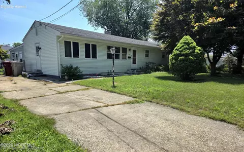 30 Harborage Ave, Bayville, NJ 08721