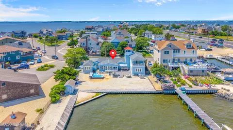 405 Sunset Dr S, Berkeley, NJ 08721