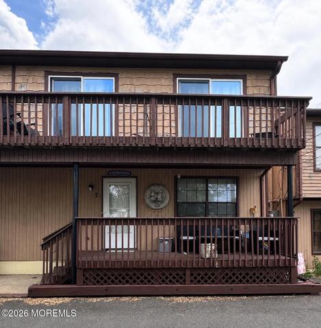 68 5th St #7, Highlands, NJ 07732