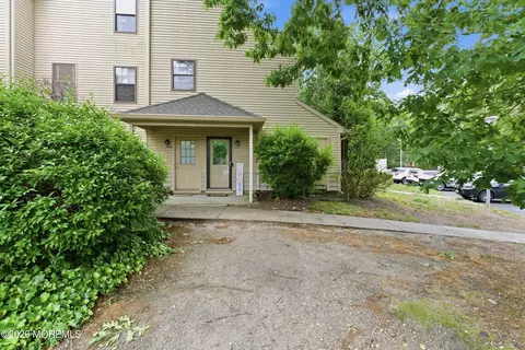 2007 Begonia Ct, Jackson, NJ 08527