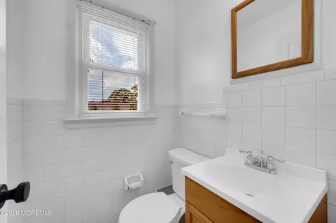 Bath - 406 Midstreams Rd, Brick, NJ 08724 photo 2 of 2