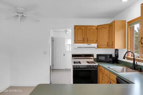 Kitchen - 406 Midstreams Rd, Brick, NJ 08724 photo 5 of 5