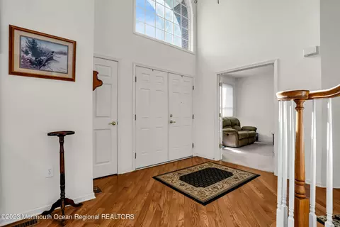 Entry Way - 16 Lakeside Dr, Jackson, NJ 08527 photo 3 of 11