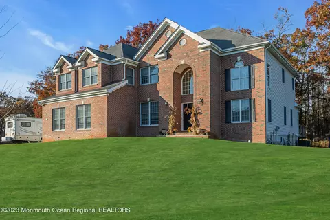 Exterior - 16 Lakeside Dr, Jackson, NJ 08527 photo 3 of 13