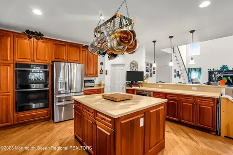 Kitchen - 16 Lakeside Dr, Jackson, NJ 08527 photo 5 of 6