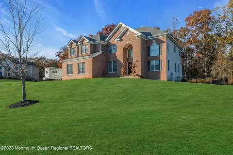 Exterior - 16 Lakeside Dr, Jackson, NJ 08527 photo 4 of 13