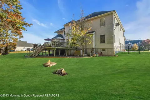 Exterior - 16 Lakeside Dr, Jackson, NJ 08527 photo 8 of 13