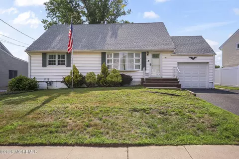 16 Mercury Cir, South Amboy, NJ 08879