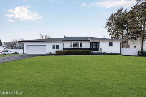 684 Brookside Dr, Toms River, NJ 08753