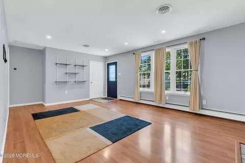 Living - 323 Shepard Ave, Forked River, NJ 08731 photo 2 of 7