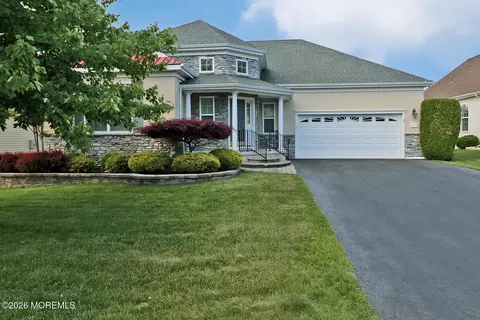 3 Battery Ct, Barnegat, NJ 08005