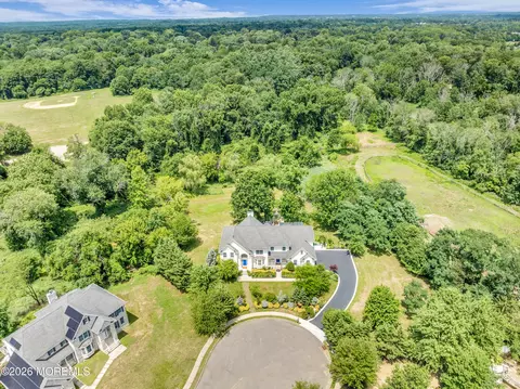 10 Bermet Ct, Tinton Falls, NJ 07724