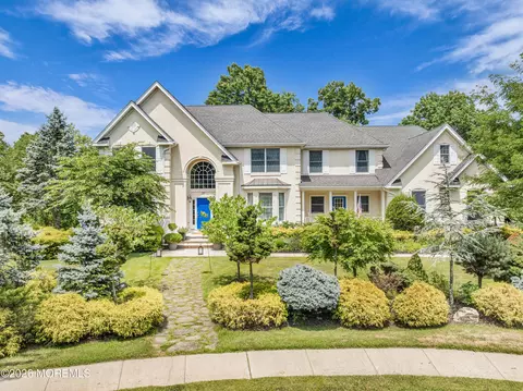 10 Bermet Ct, Tinton Falls, NJ 07724