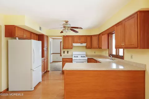 Kitchen - 91 E Granada Dr, Brick, NJ 08723 photo 3 of 4