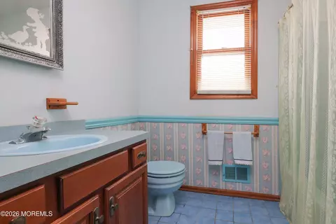 Bath - 91 E Granada Dr, Brick, NJ 08723 photo 3 of 3