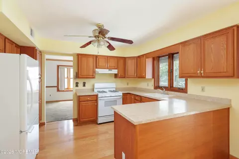 Kitchen - 91 E Granada Dr, Brick, NJ 08723 photo 2 of 4