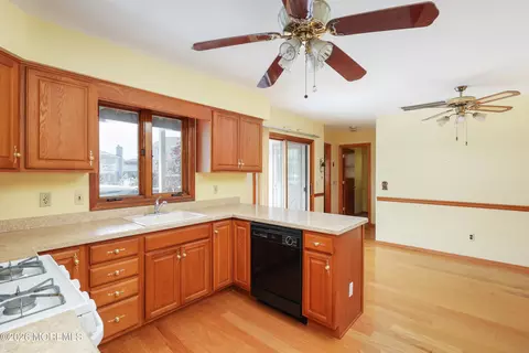Kitchen - 91 E Granada Dr, Brick, NJ 08723 photo 1 of 4