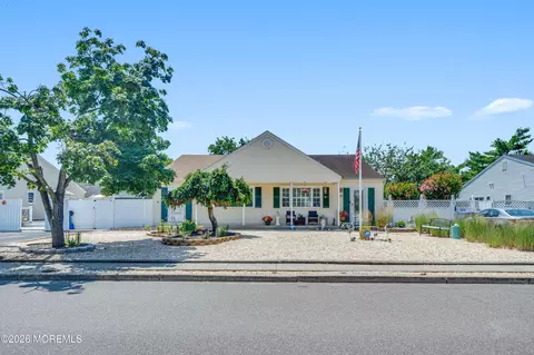 604 Innkeeper Ln, Toms River, NJ 08753