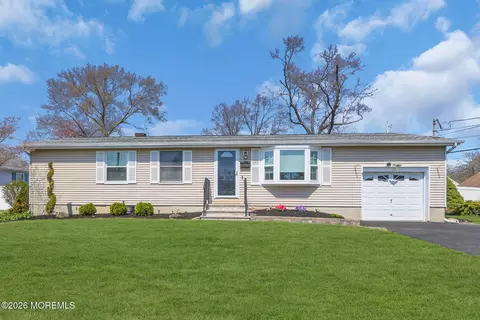 71 Pine St, Spotswood, NJ 08884