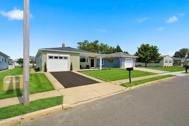 10 Seville Pl, Toms River, NJ 08757