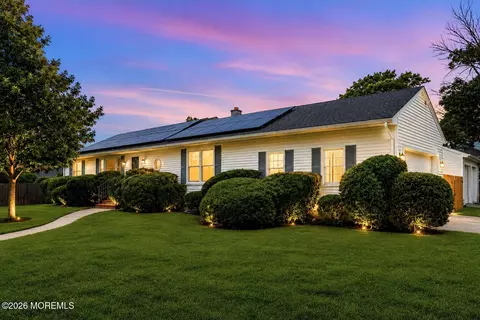 1108 Anchor Ave, Beachwood, NJ 08722