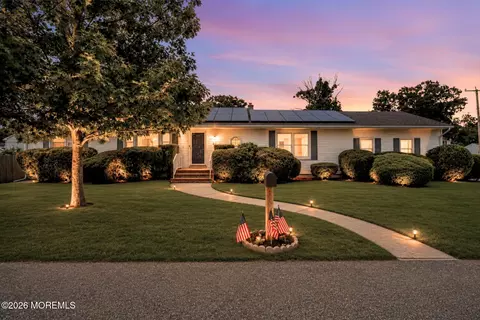 1108 Anchor Ave, Beachwood, NJ 08722