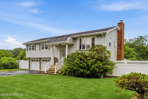 652 Brookside Dr, Toms River, NJ 08753