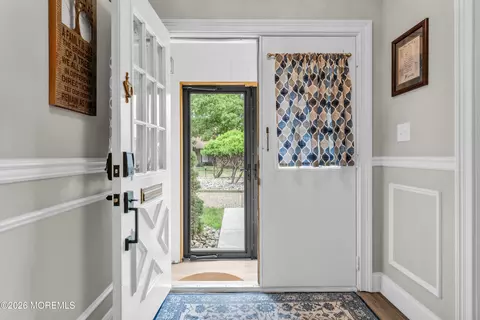 10 Danbury Ct, Red Bank, NJ 07701