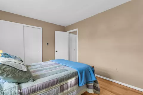 Bedroom - 106 Pineway Dr, Forked River, NJ 08731 photo 4 of 4