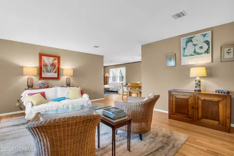 Living - 106 Pineway Dr, Forked River, NJ 08731 photo 2 of 4