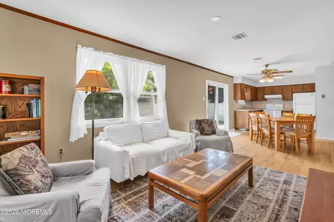 Living - 106 Pineway Dr, Forked River, NJ 08731 photo 3 of 4