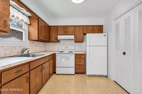 Kitchen - 106 Pineway Dr, Forked River, NJ 08731 photo 2 of 2