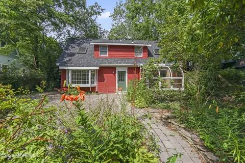 25 Park Ave, Island Heights, NJ 08732