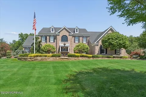 828 Dancer Ln, Manalapan, NJ 07726