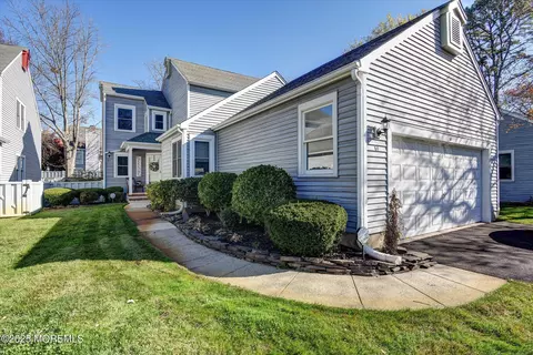 61 Turnberry Cir #143, Toms River, NJ 08753