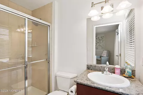 Bath - 16 Mariners Bnd, Brielle, NJ 08730 photo 2 of 4