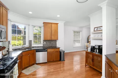Kitchen - 16 Mariners Bnd, Brielle, NJ 08730 photo 4 of 4