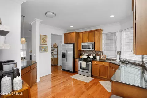 Kitchen - 16 Mariners Bnd, Brielle, NJ 08730 photo 2 of 4
