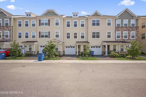 2104 John Deere Ln, Monroe, NJ 08831