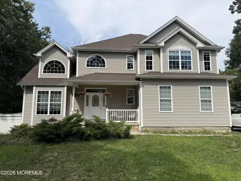 35 Lacey Rd, Whiting, NJ 08759
