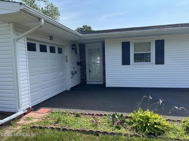 10 Robinson Rd, Brick, NJ 08724