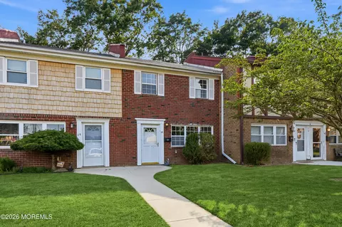 38 Briar Mills Dr, Brick, NJ 08724