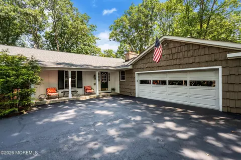 200 Pelican Rd, Middletown, NJ 07748