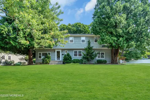 27 Circle Ln, Little Silver, NJ 07739