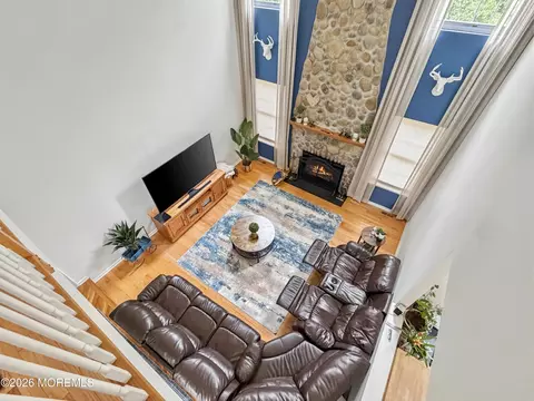 Living - 15 Cedarview Ave, Jackson, NJ 08527 photo 4 of 4
