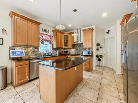 Kitchen - 15 Cedarview Ave, Jackson, NJ 08527 photo 2 of 2