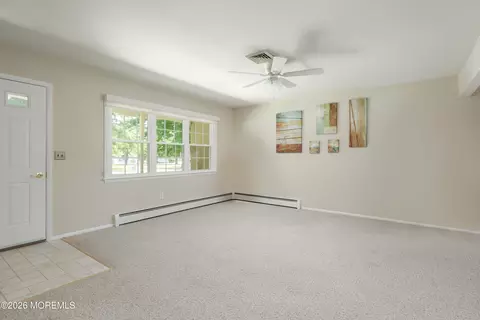 307 Westbrook Dr, Toms River, NJ 08757