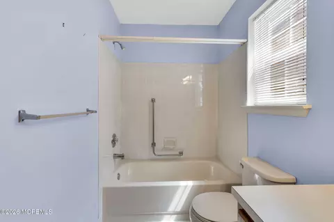 Bath - 2 Taylor Ln, Jackson, NJ 08527 photo 2 of 3