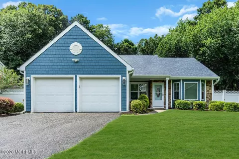 9 Vixen Pl, Tinton Falls, NJ 07753